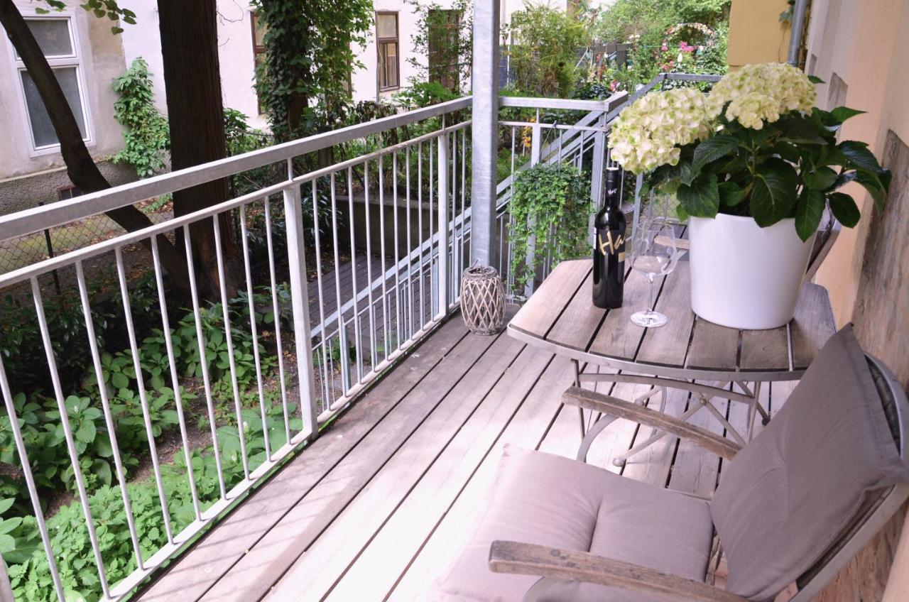 Central With Garden View Wien