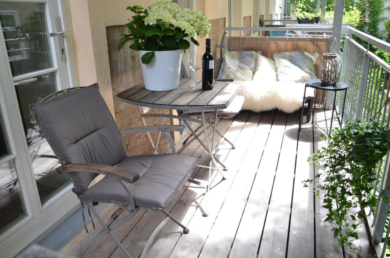 Central With Garden View Apartment Wien